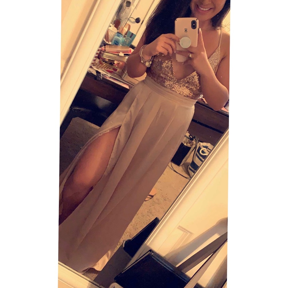 Rose gold sequin dress - Picture 2 of 3